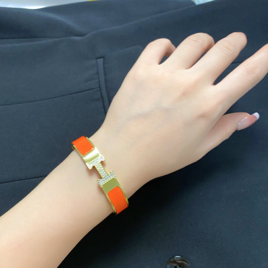18K Clic Hermes Diamond Bracelet