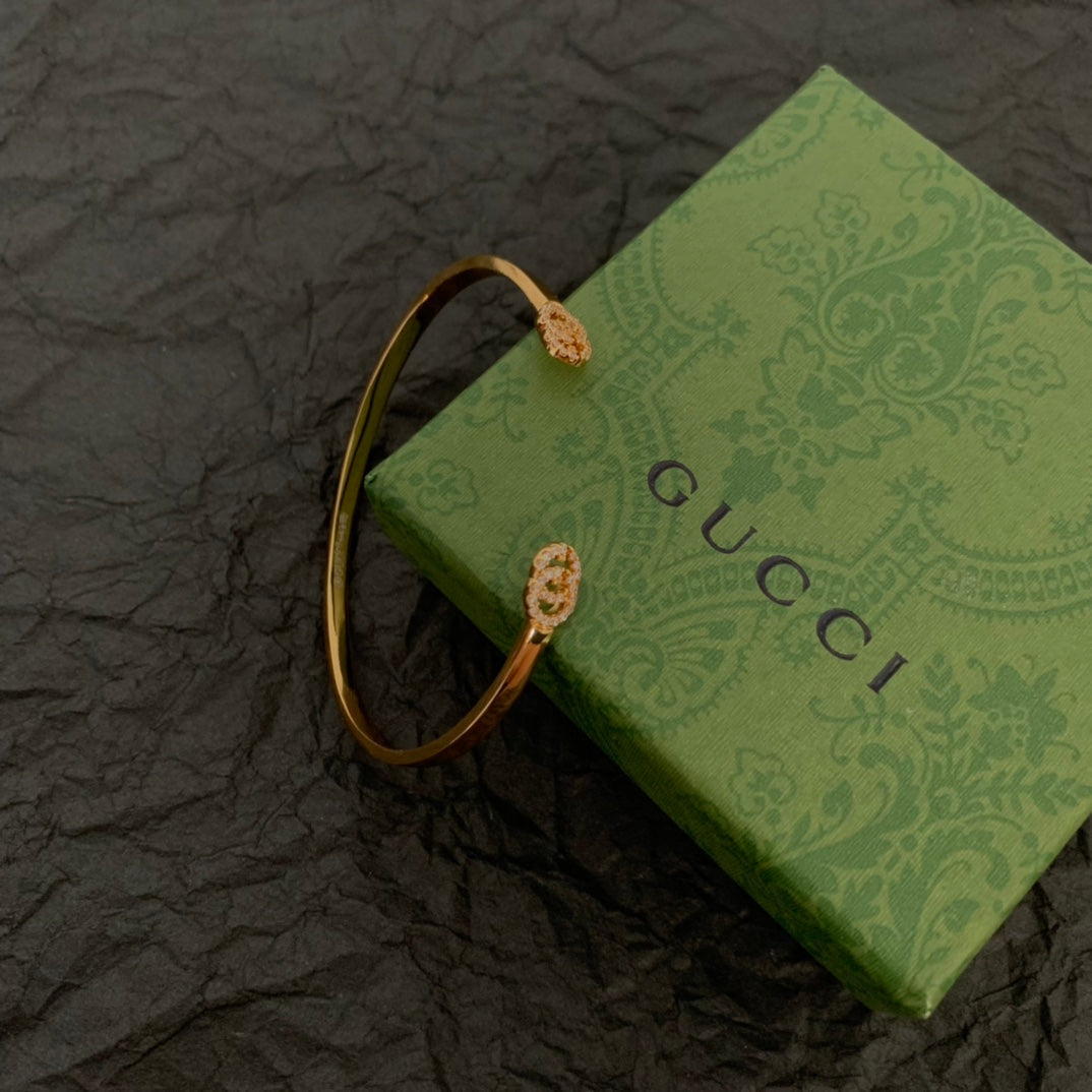 18K Double Gucci Running Diamond Cuff Bracelet